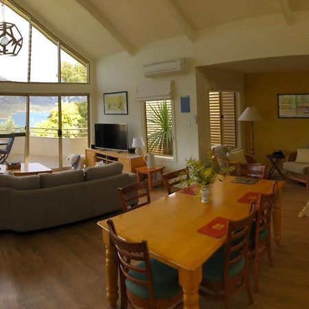 Freycinet Beach House Coles Bay Bagian luar foto