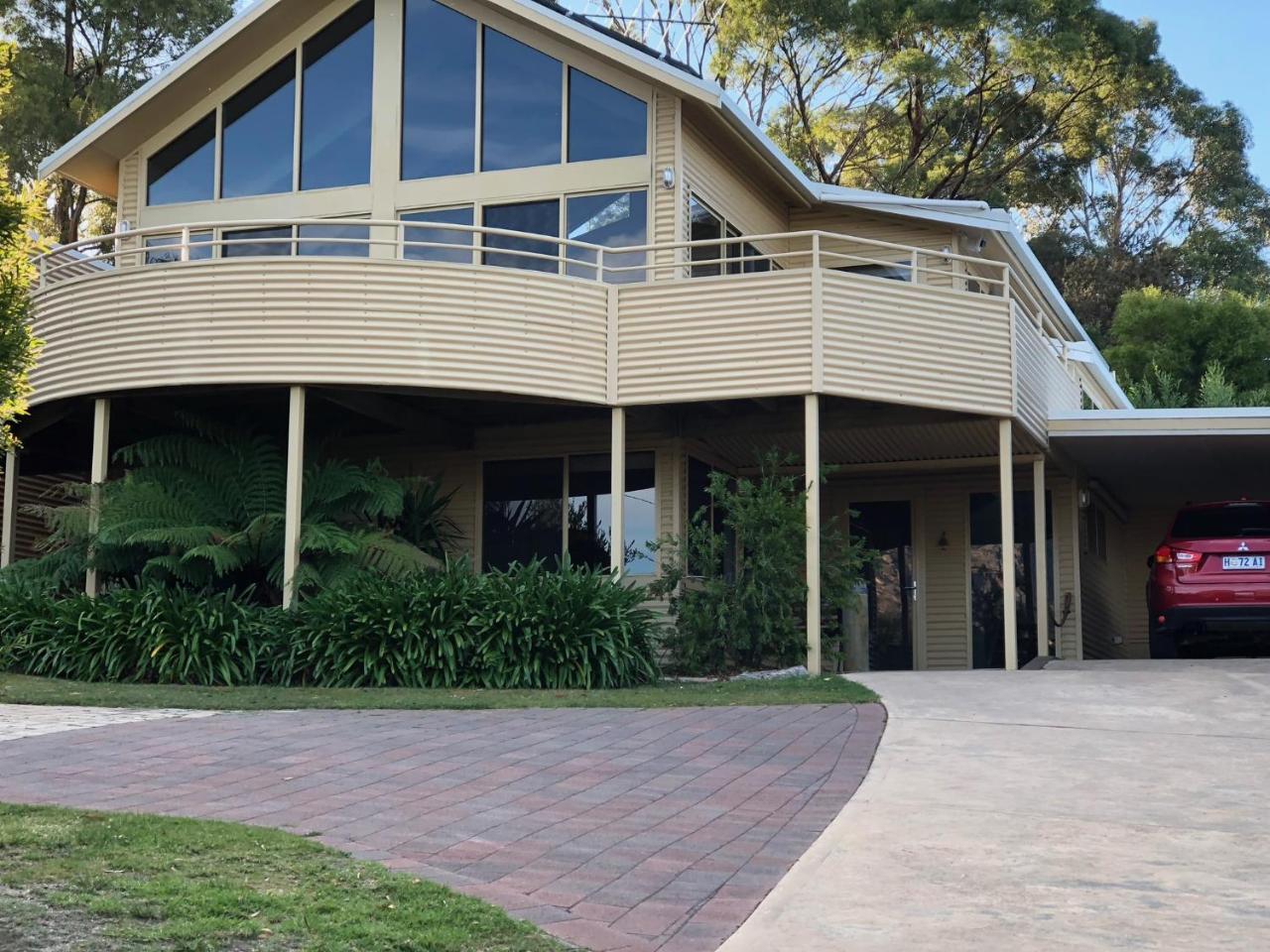 Freycinet Beach House Coles Bay Bagian luar foto